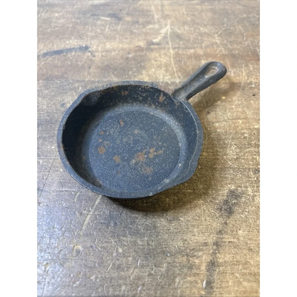 Vintage Cast Iron Mini Pan 4